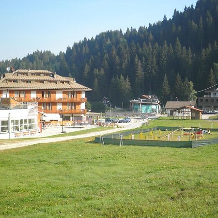 Hotel Cristallo Folgaria Exterior photo