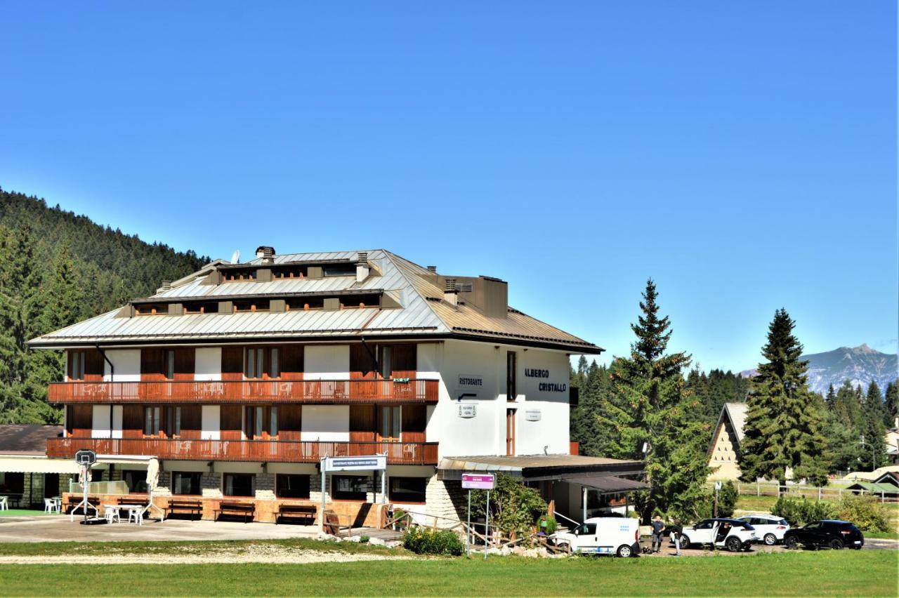 Hotel Cristallo Folgaria Exterior photo